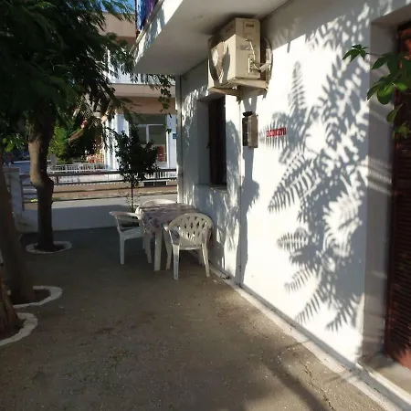 Daire Pavlos House